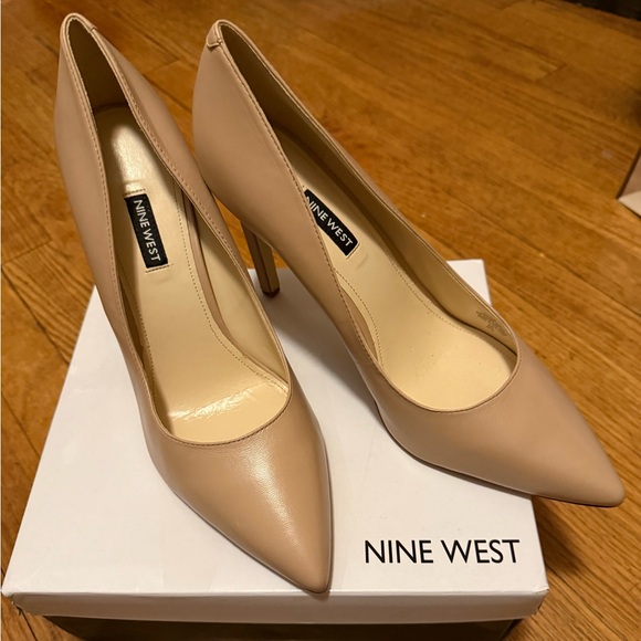 Nine West Beige Heels - Picture 1 of 6